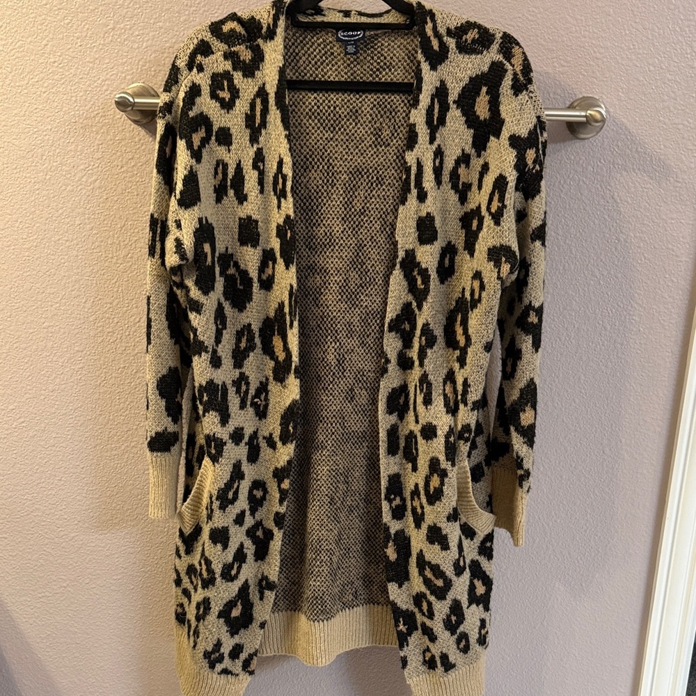 Scoop L Black and Tan Leopard Cardigan